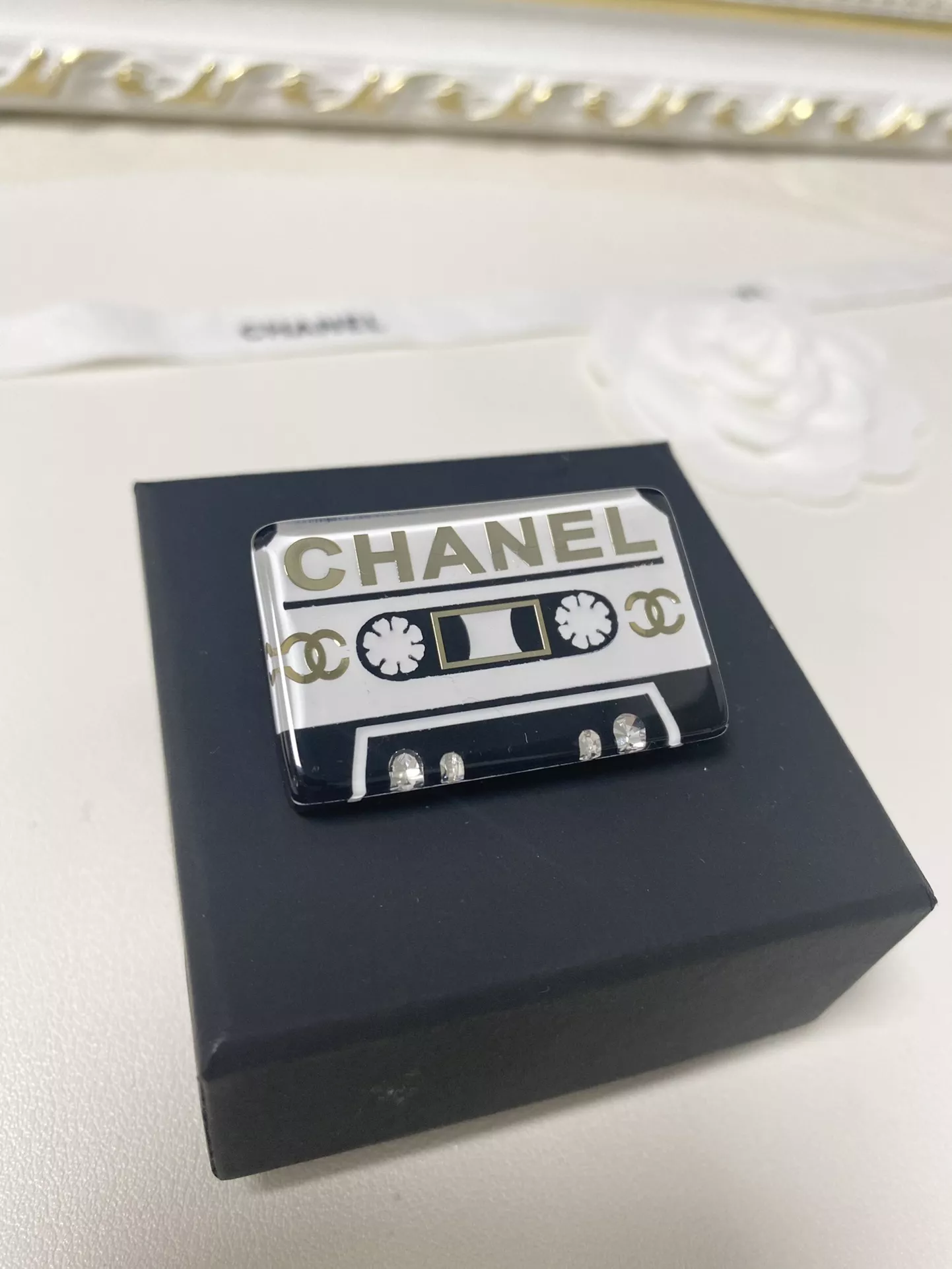 chanel brooches pour femme s_12b1425